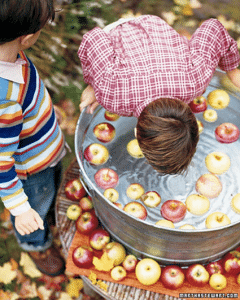 apple-bobbing_jh