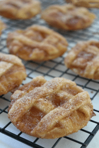 Apple-pie-cookies-for-backyard-party